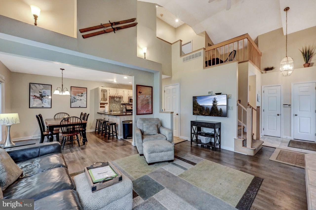 52 Laurelwoods Drive photo 5