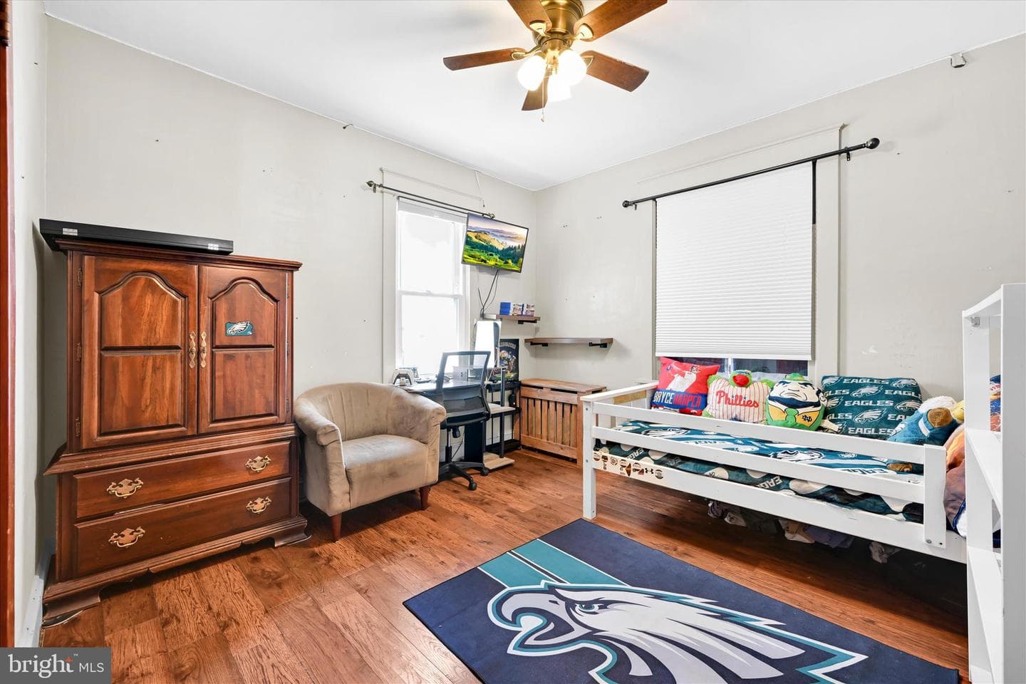 137 E Walter Street photo 18