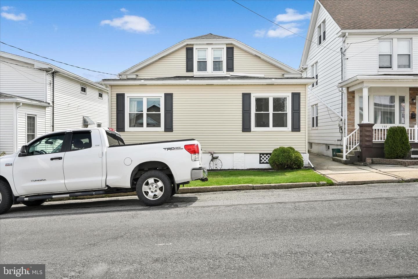 137 E Walter Street photo 4