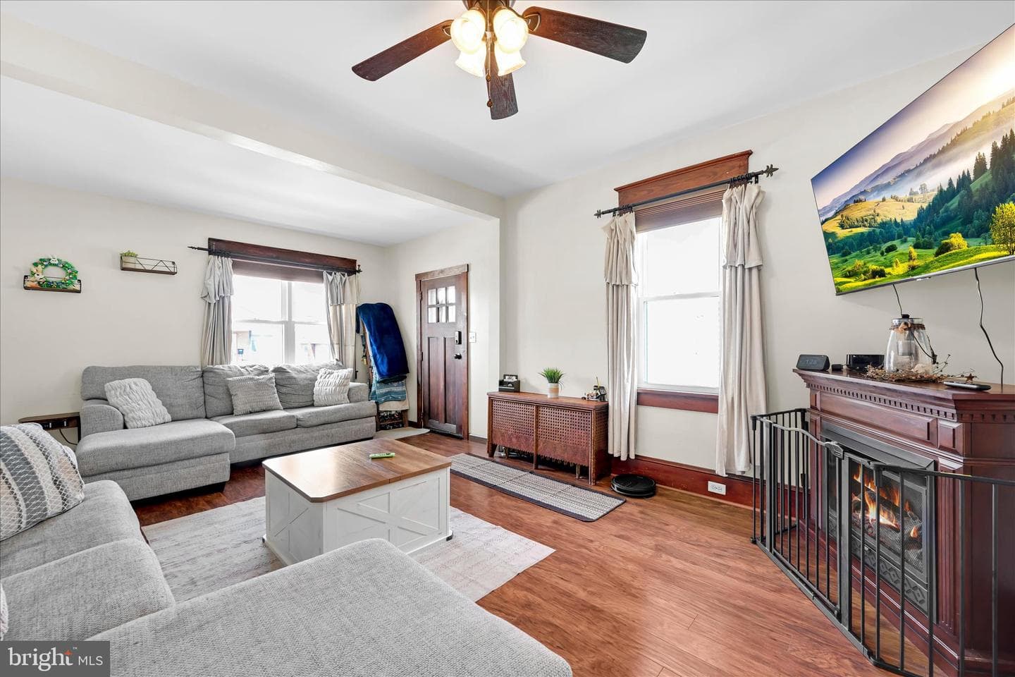 137 E Walter Street photo 9