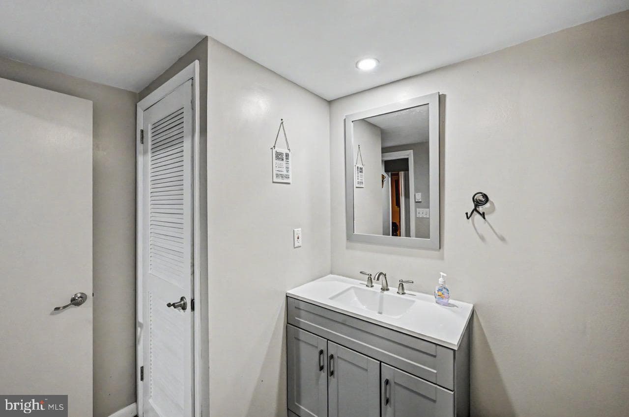56 Dryden Drive photo 54