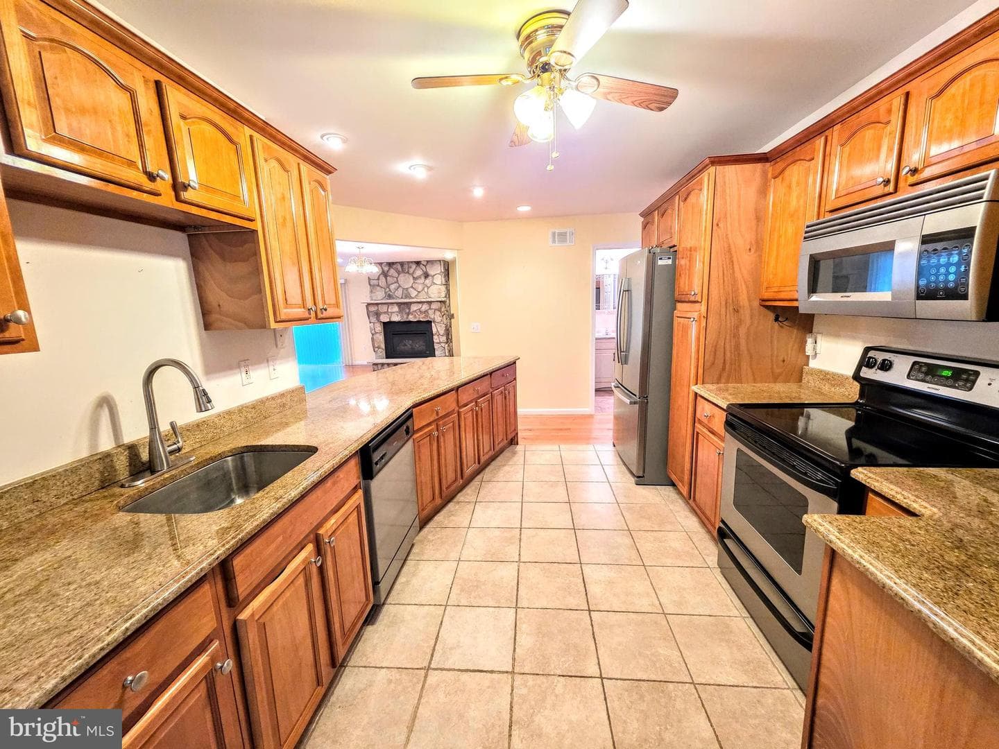 465 Green Street photo 2