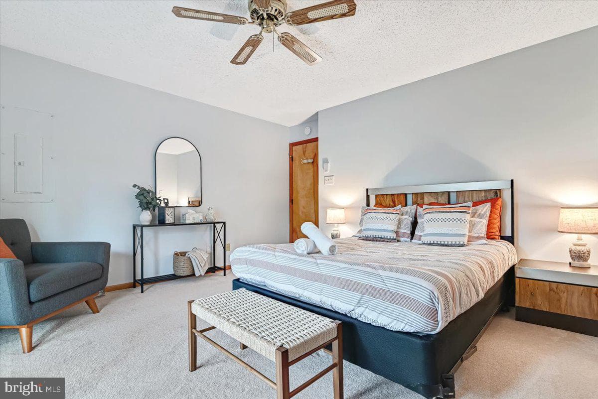 286 Mckuen Way photo 27