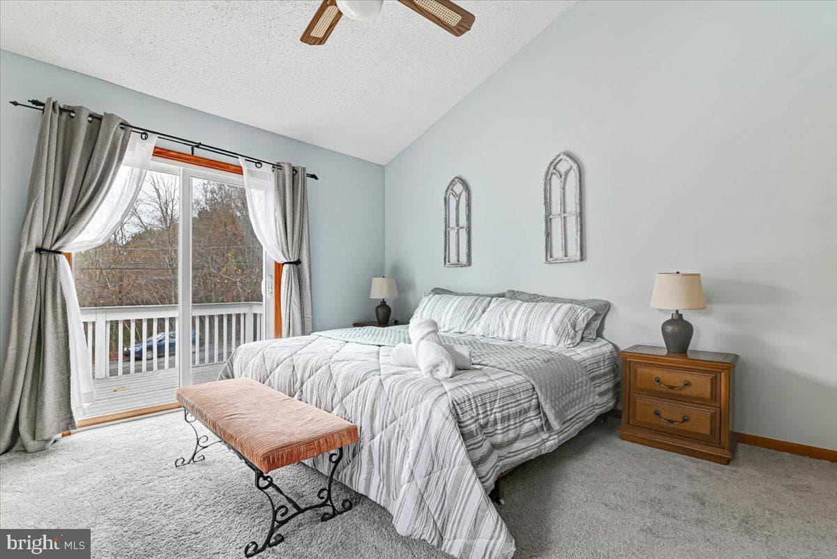 286 Mckuen Way photo 4