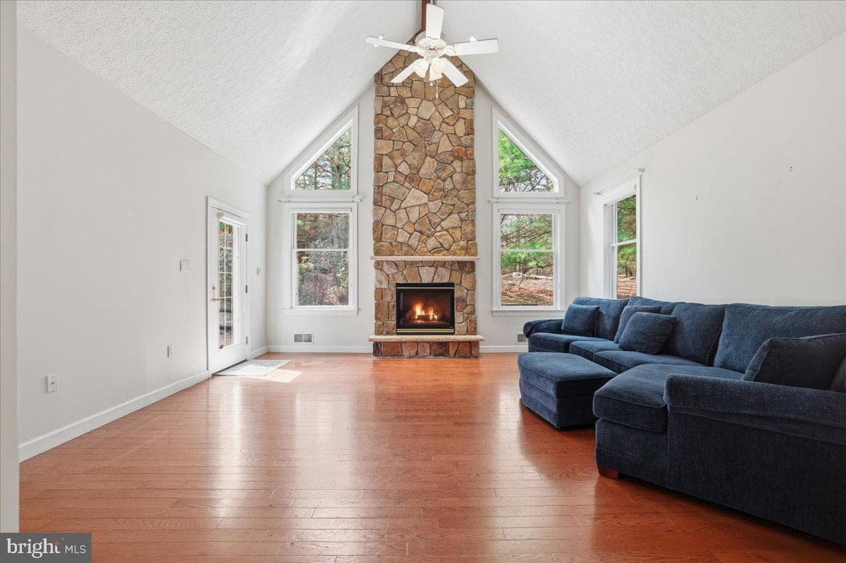 109 Lake Drive photo 3