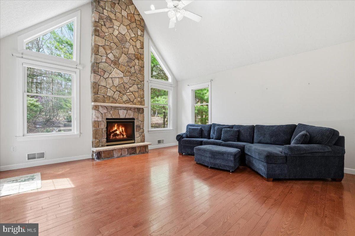 109 Lake Drive photo 4