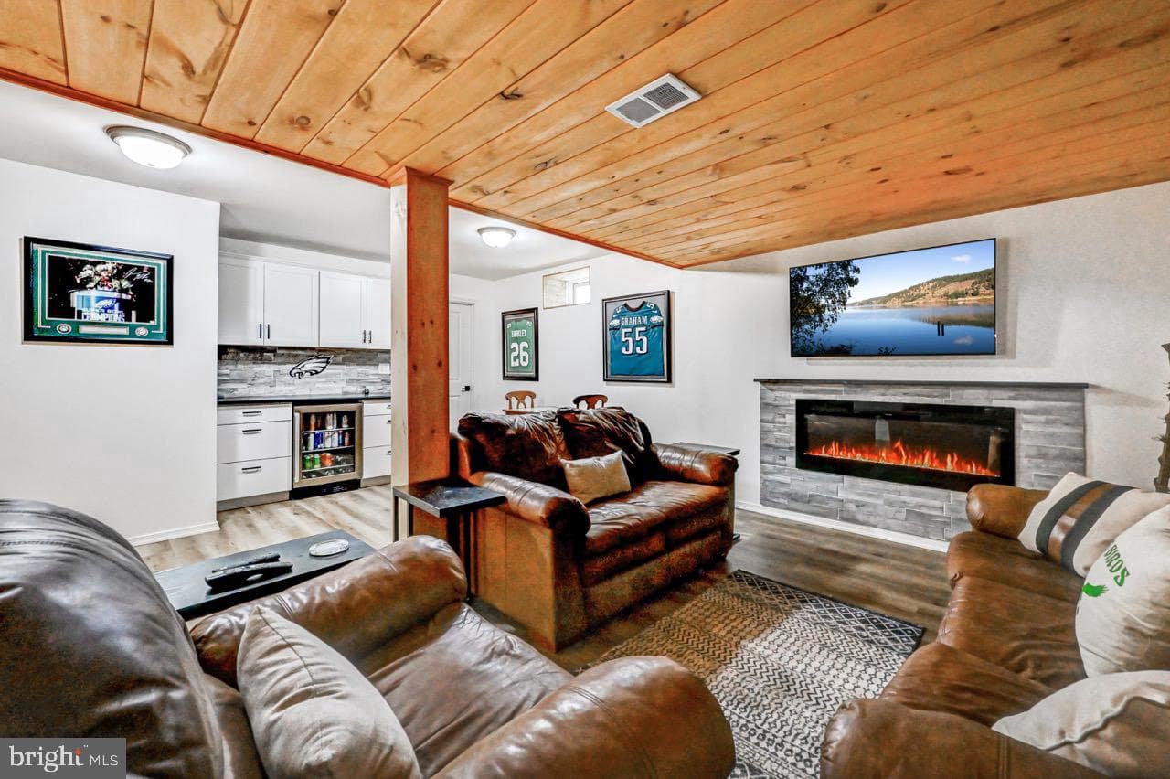 642 W Oak Lane photo 42