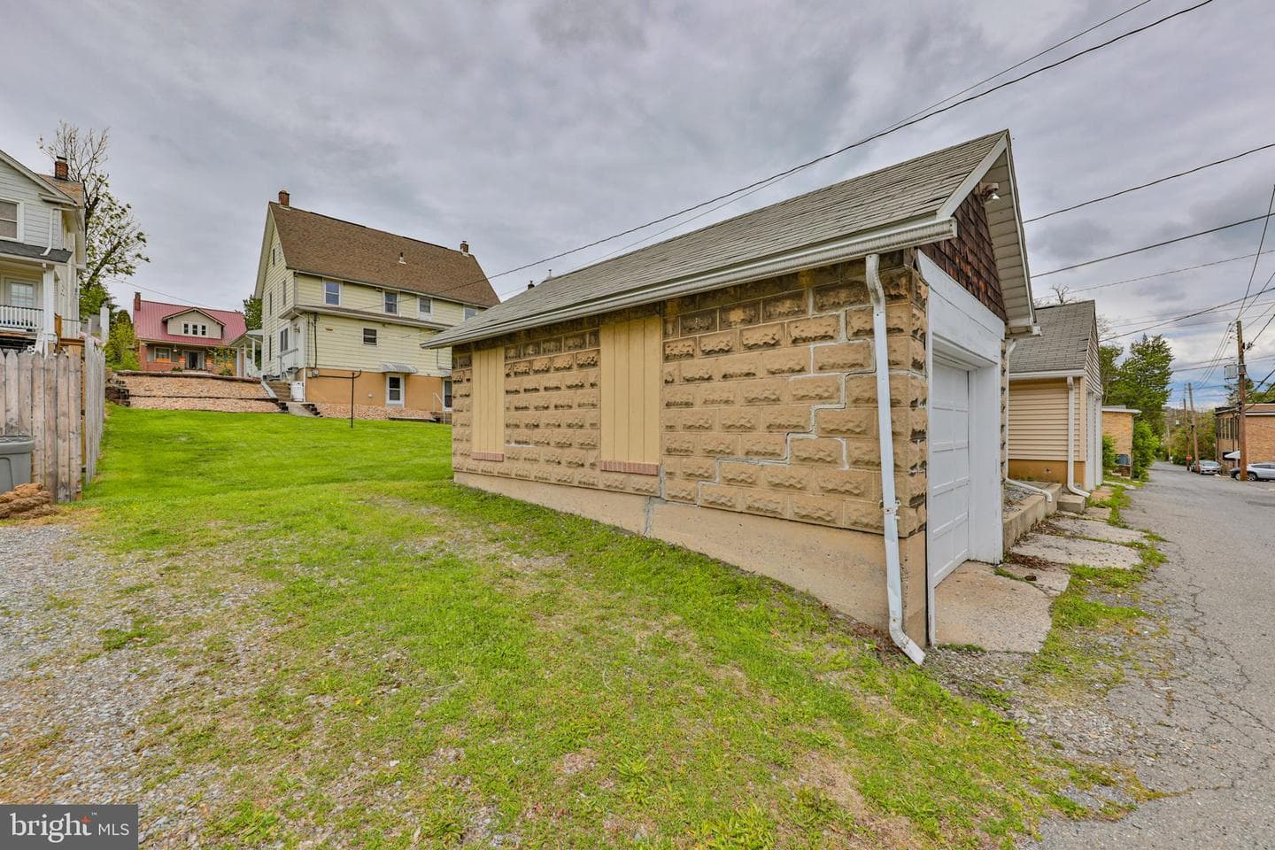 232 Columbia Avenue photo 59