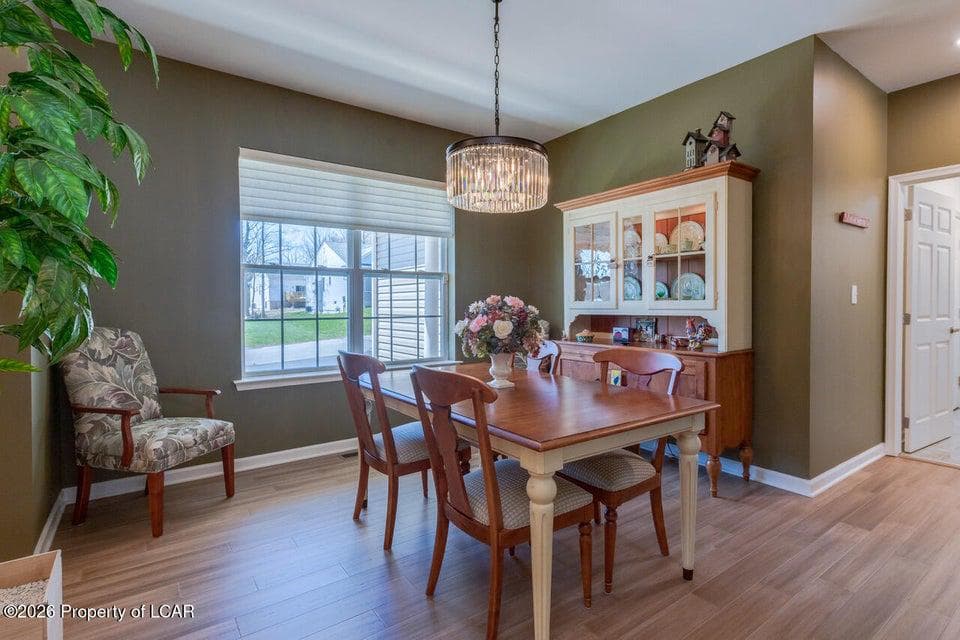 309 Golden Oaks Drive photo 6