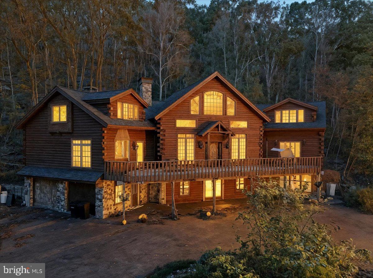 493 Lake Dr photo 1