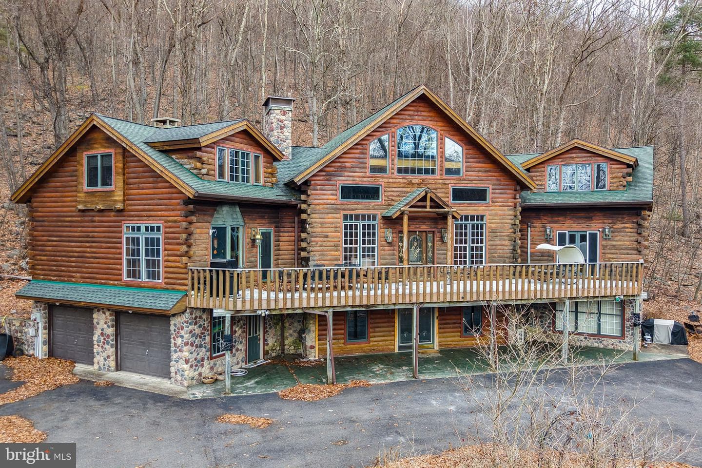 493 Lake Dr photo 2