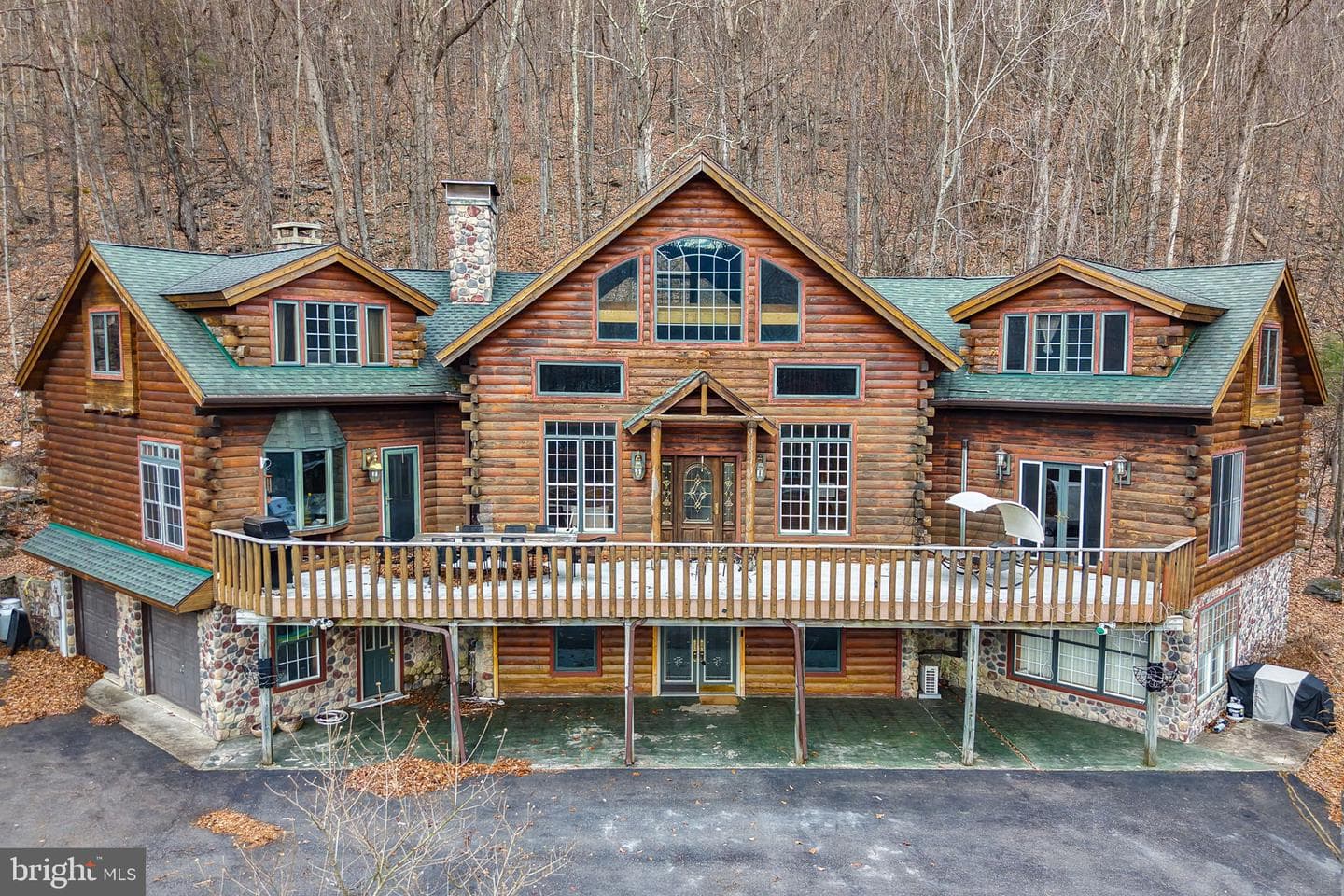 493 Lake Dr photo 3