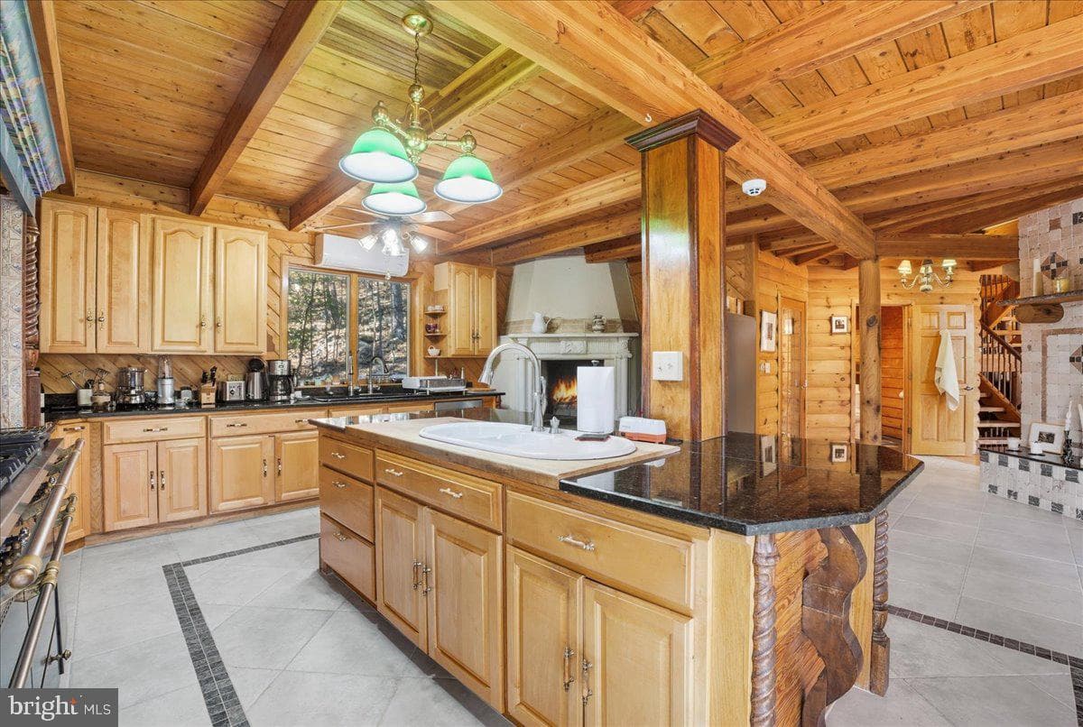 493 Lake Dr photo 32