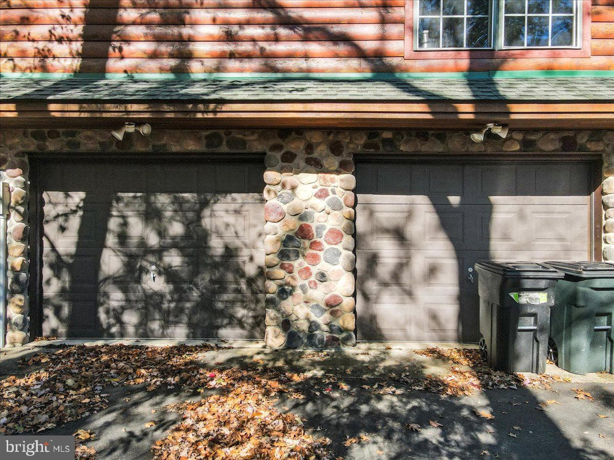 493 Lake Dr photo 90