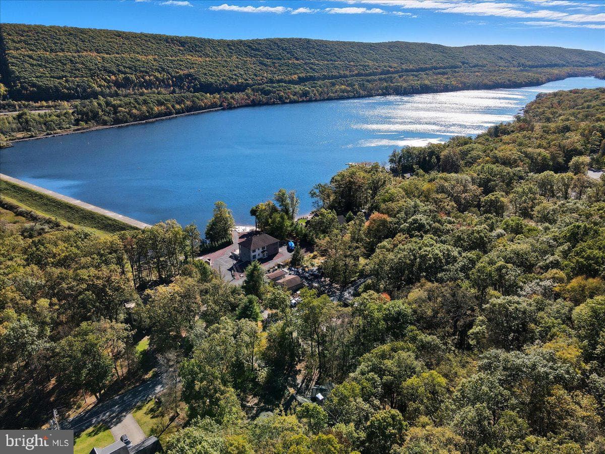 493 Lake Dr photo 94
