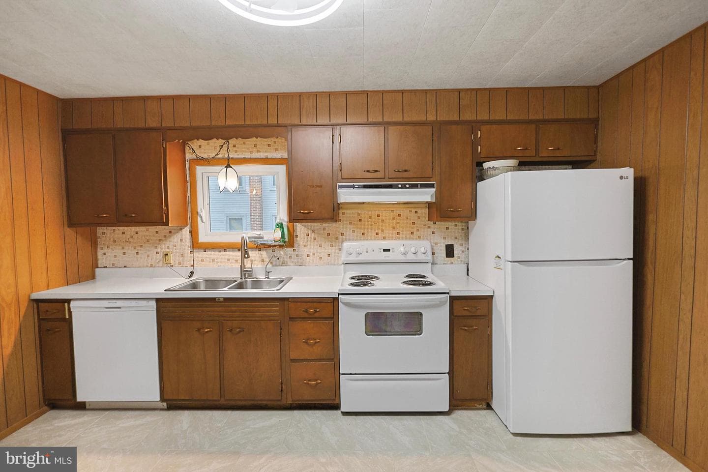 195 Yard Street photo 9