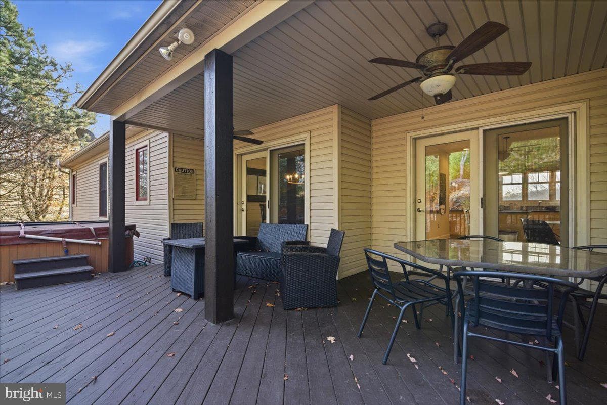 6 Fieldstone Court photo 4