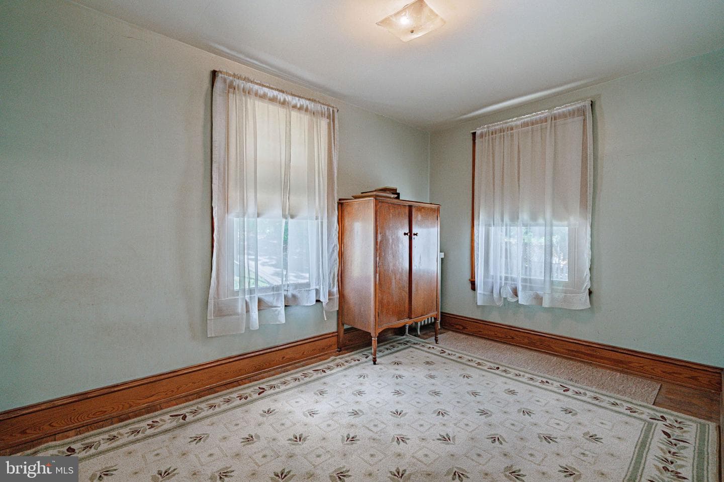 159 W Ridge Street photo 22
