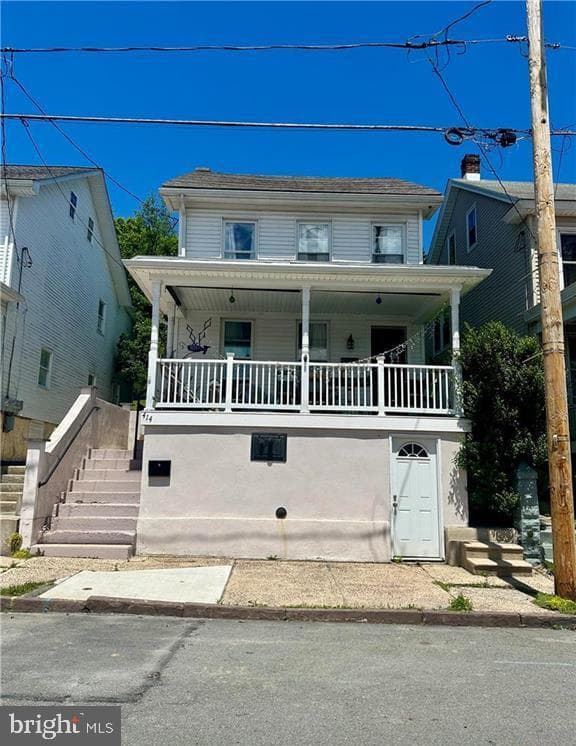414 Center Avenue photo 1