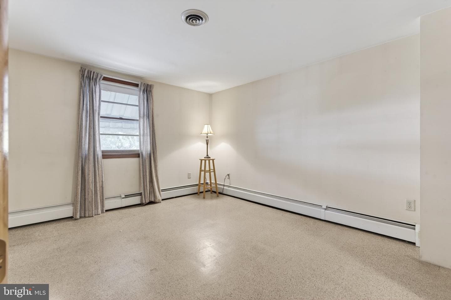 128 W Columbus Avenue photo 37