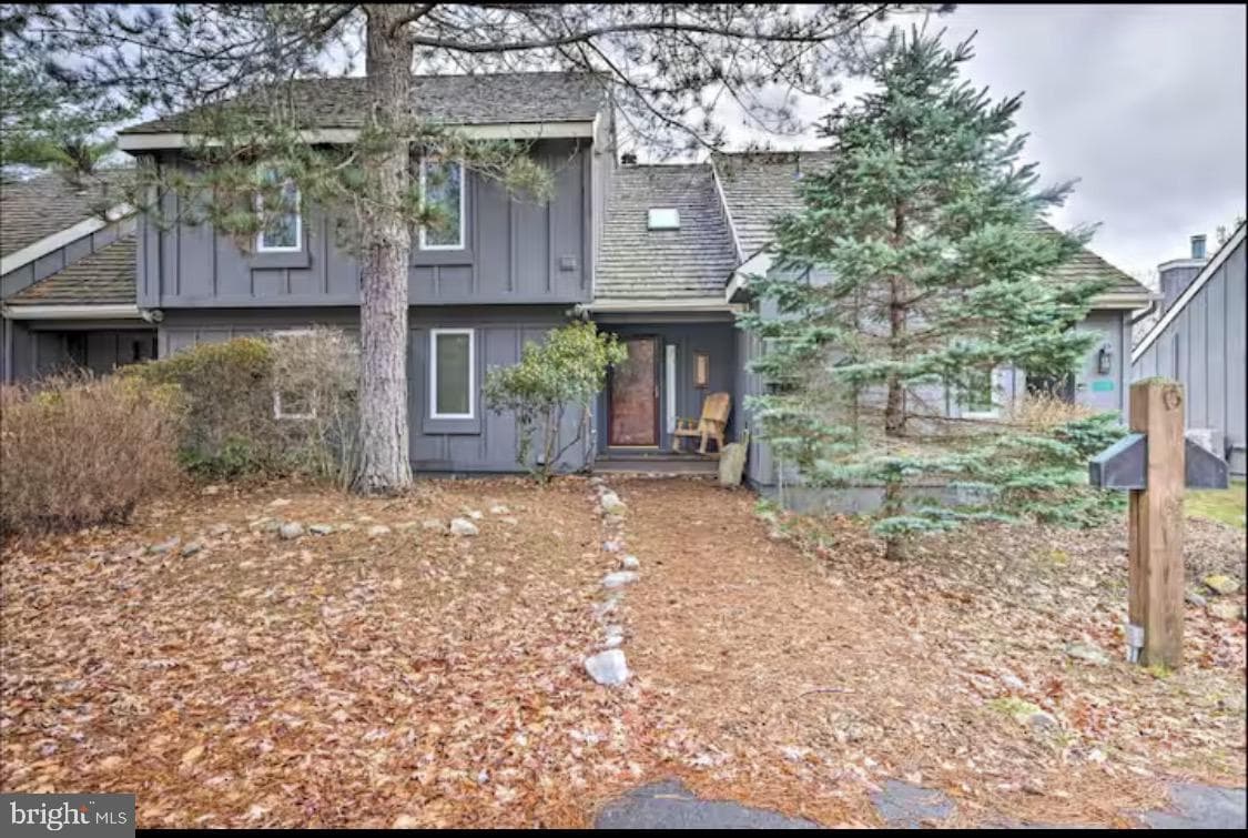 306 Snow Ridge Circle, Lake Harmony