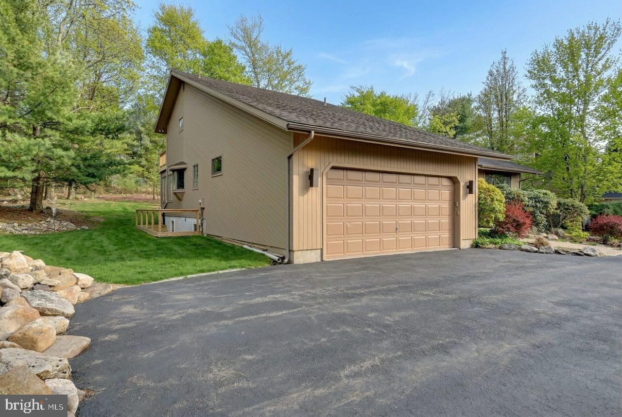96 Wolf Road photo 3