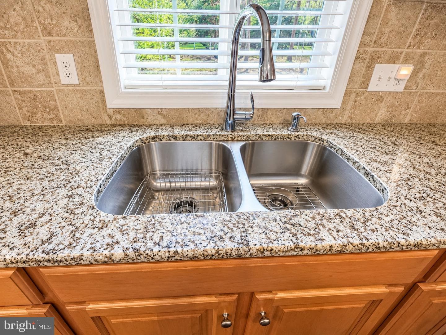 105 White Oak Drive photo 4