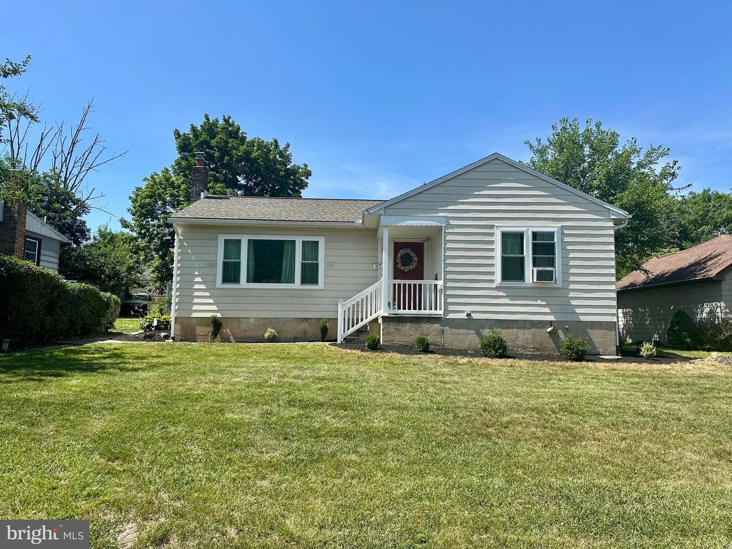 871 Lafayette Avenue photo 1
