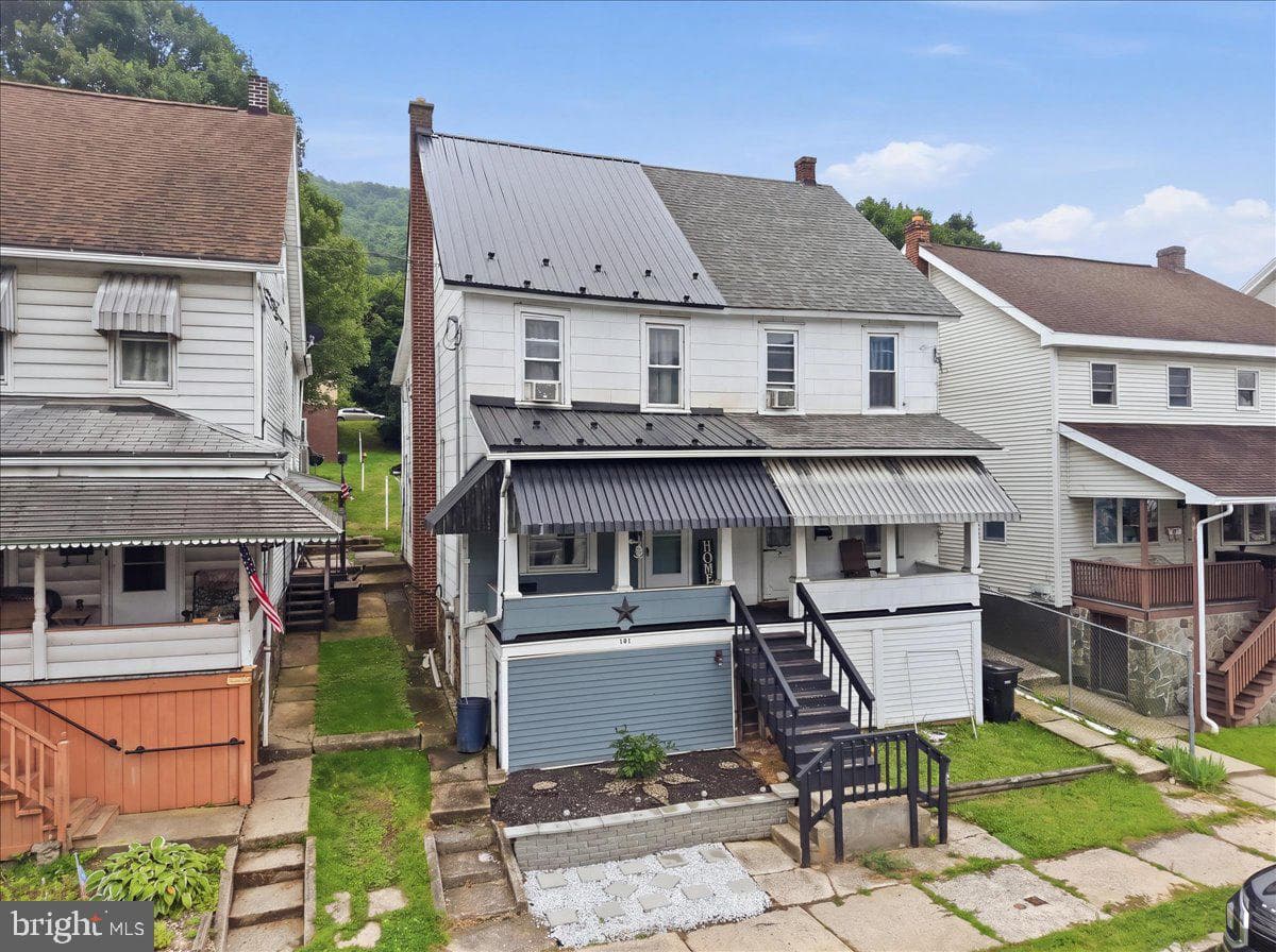 151 E Catawissa Street photo 1