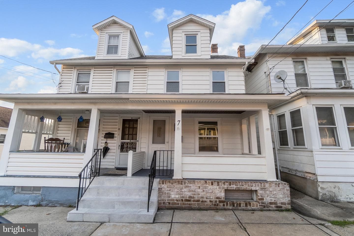 7 W Abbott Street photo 1
