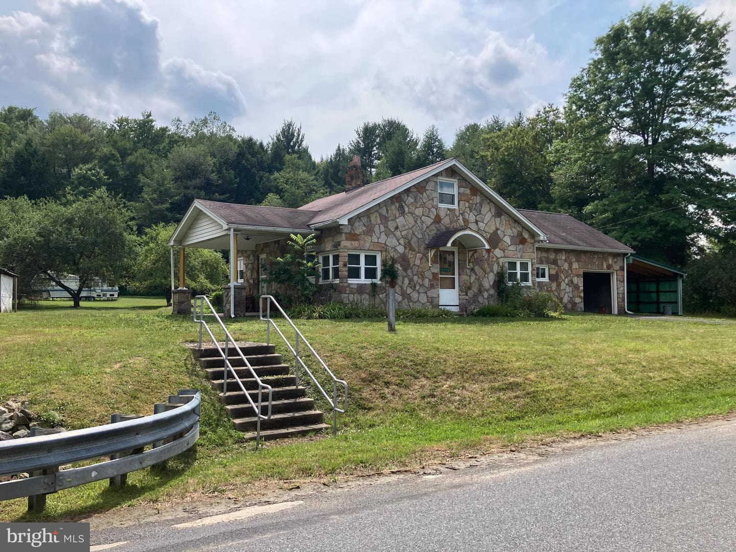 7133 Douglas Road photo 3