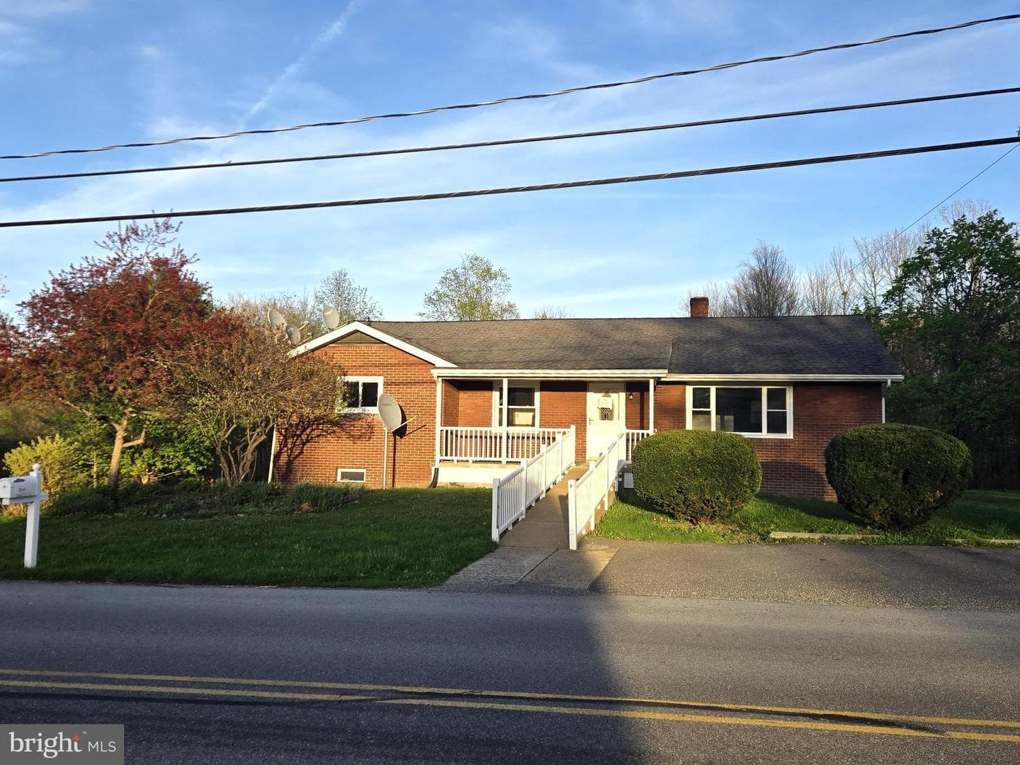 2578 Ashland Road photo 2
