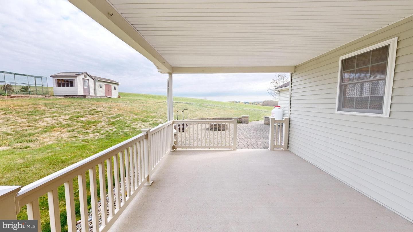 129 Erickson Drive photo 34