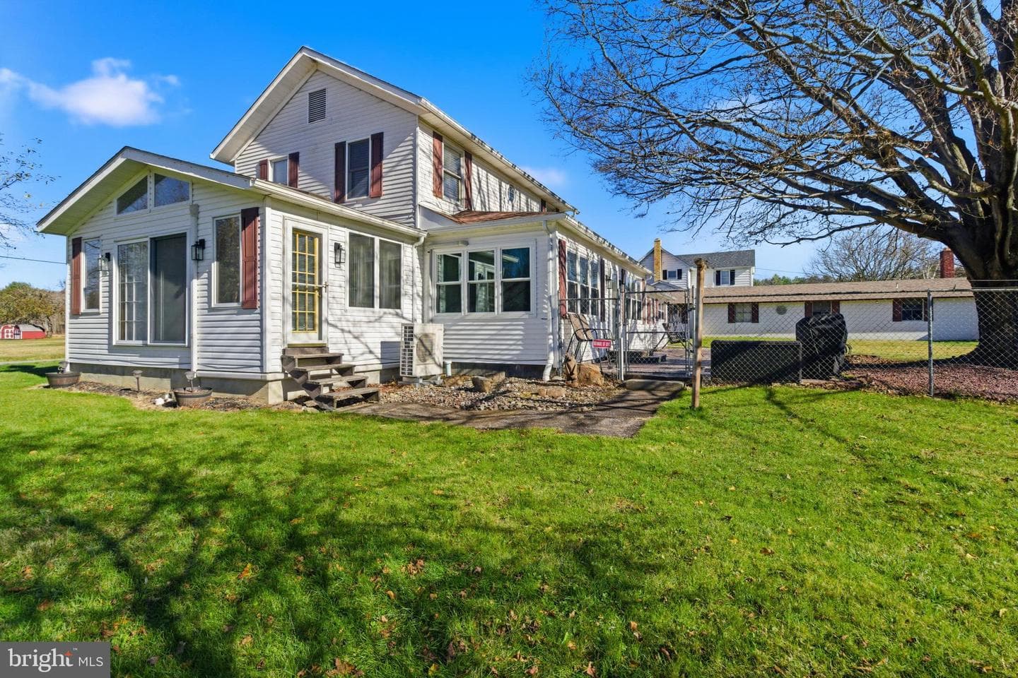 82 Ridge Street photo 27