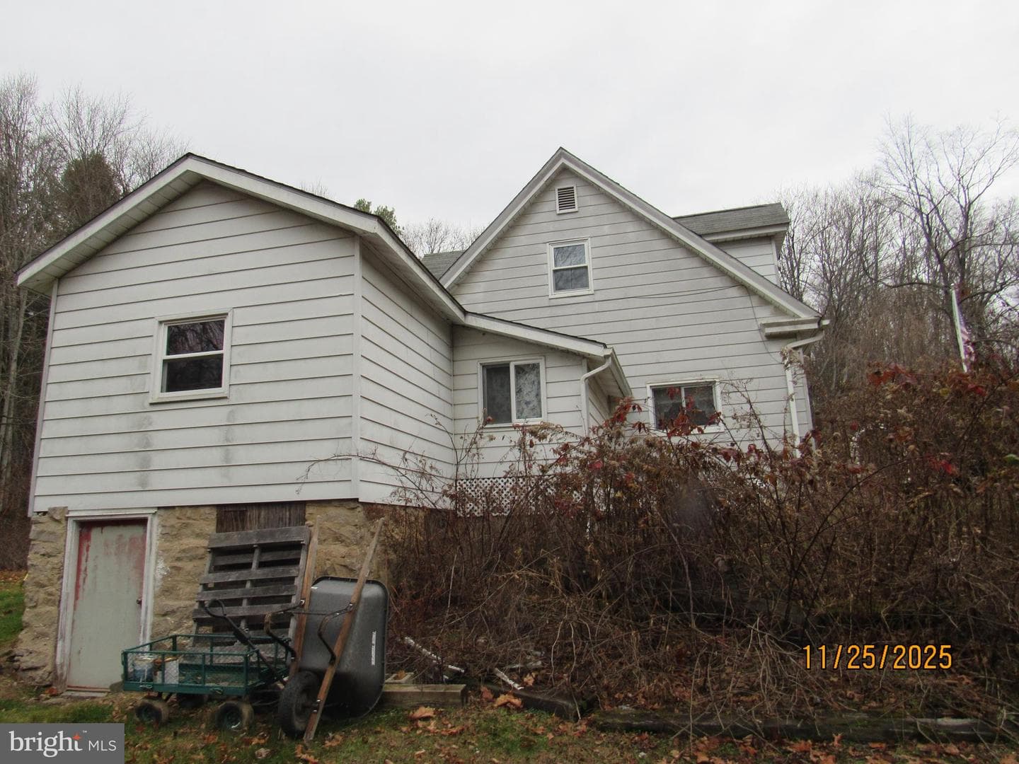 211 Gardenia Lane photo 12