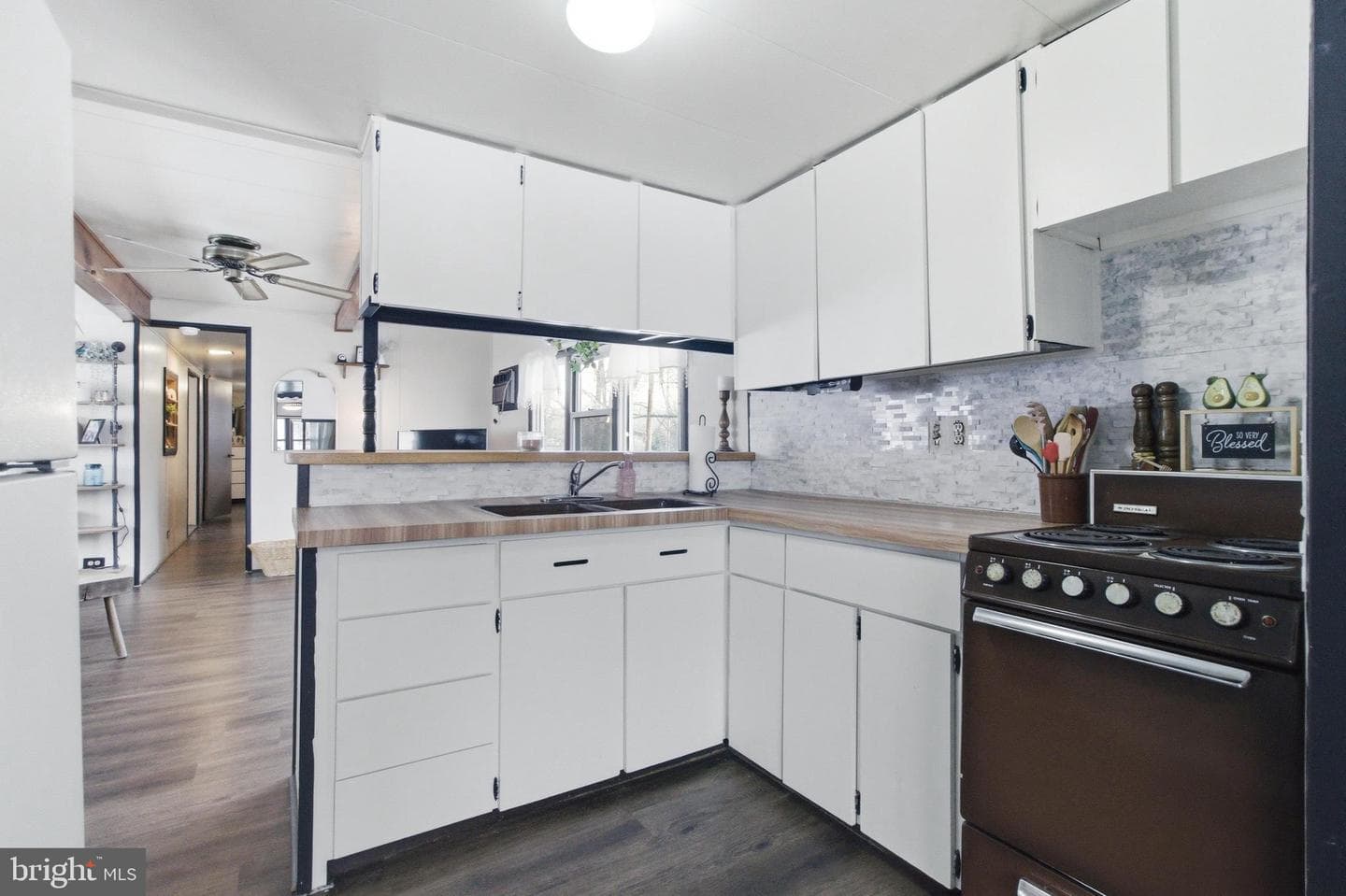 715 Nichols Street photo 6