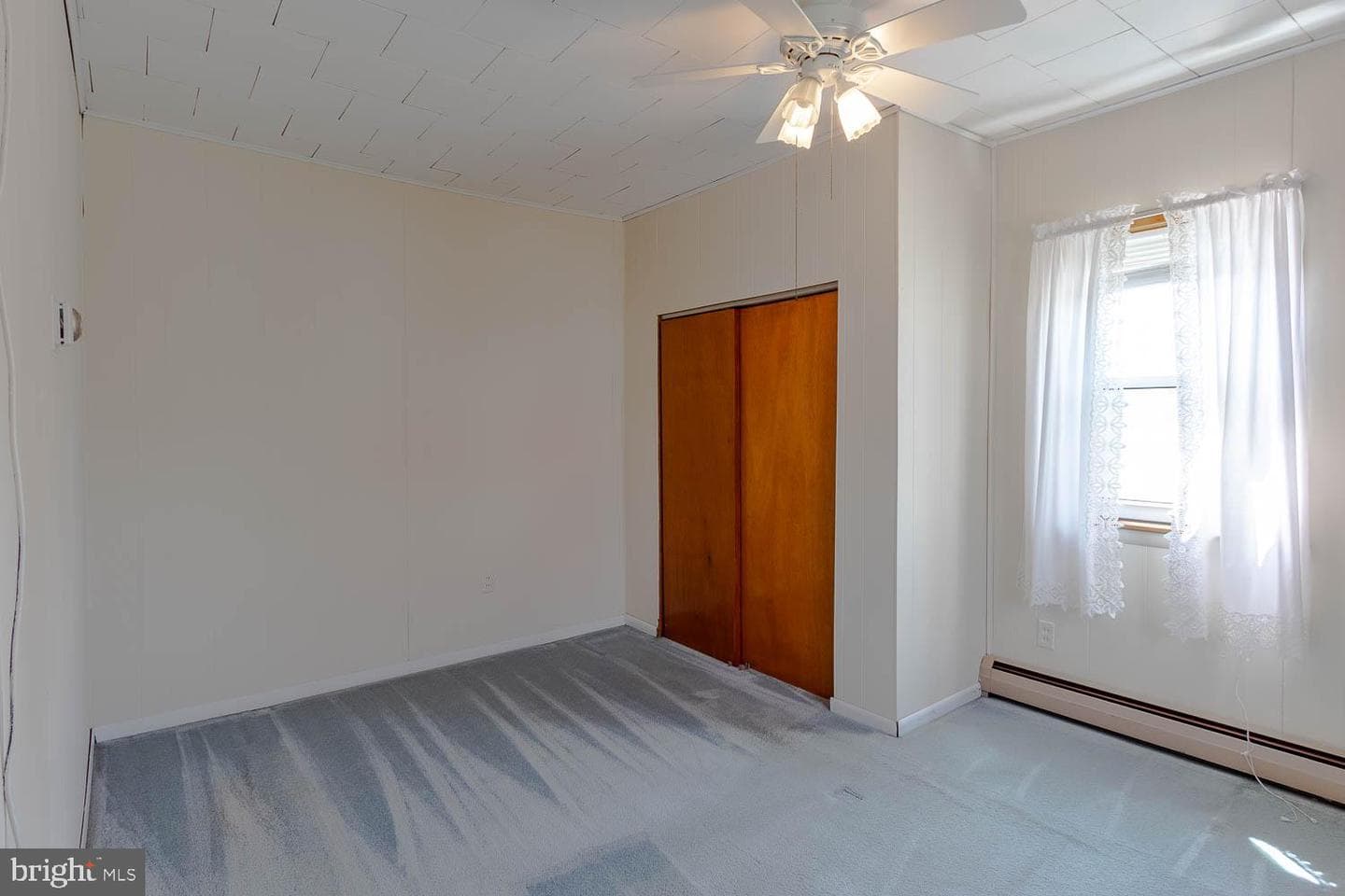 219 Elizabeth Street photo 25