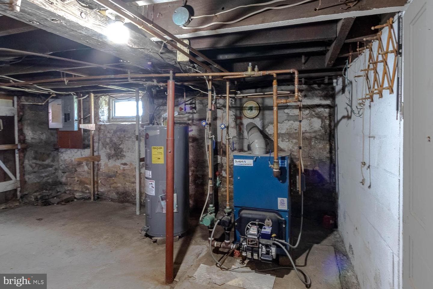 219 Elizabeth Street photo 31