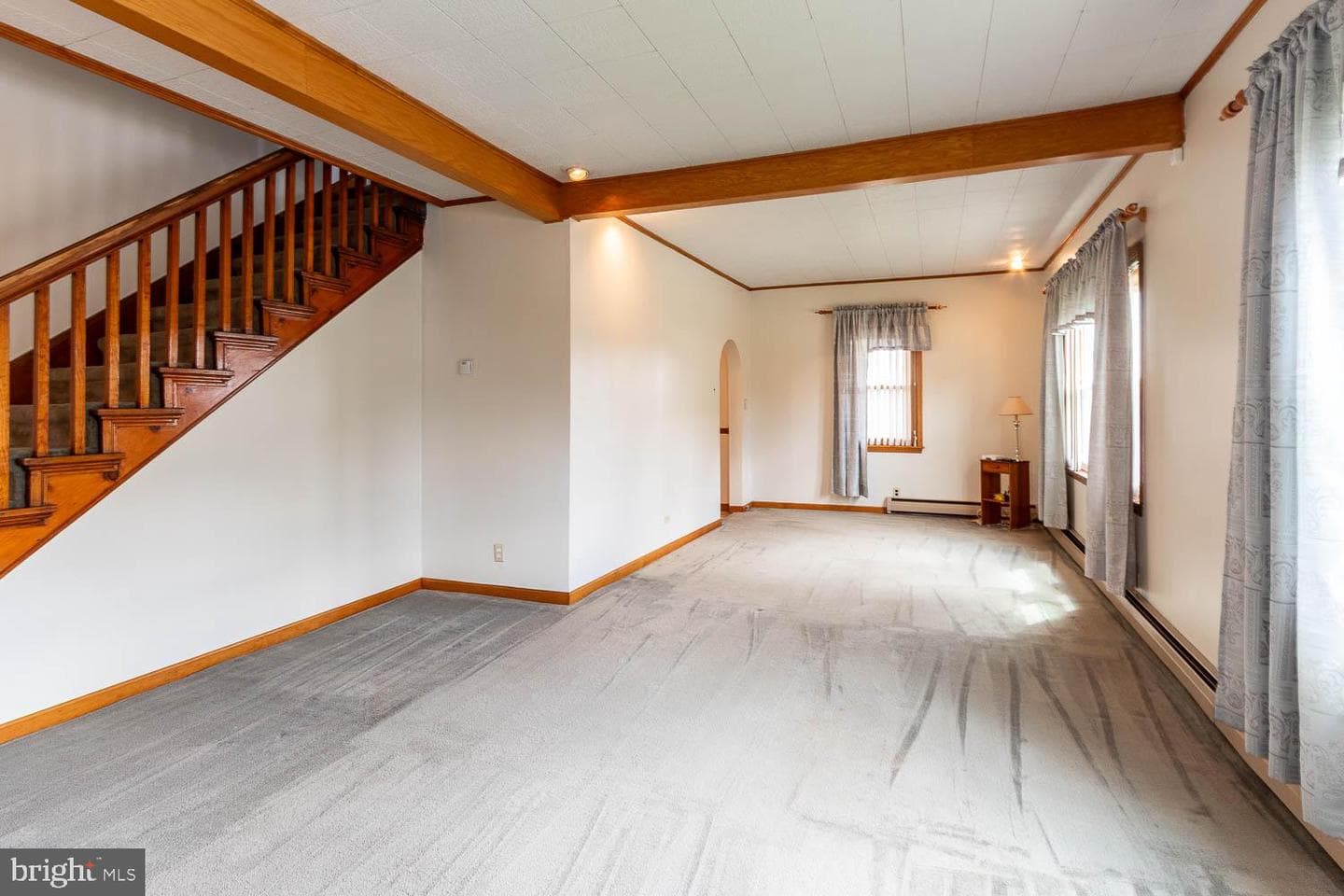 219 Elizabeth Street photo 8