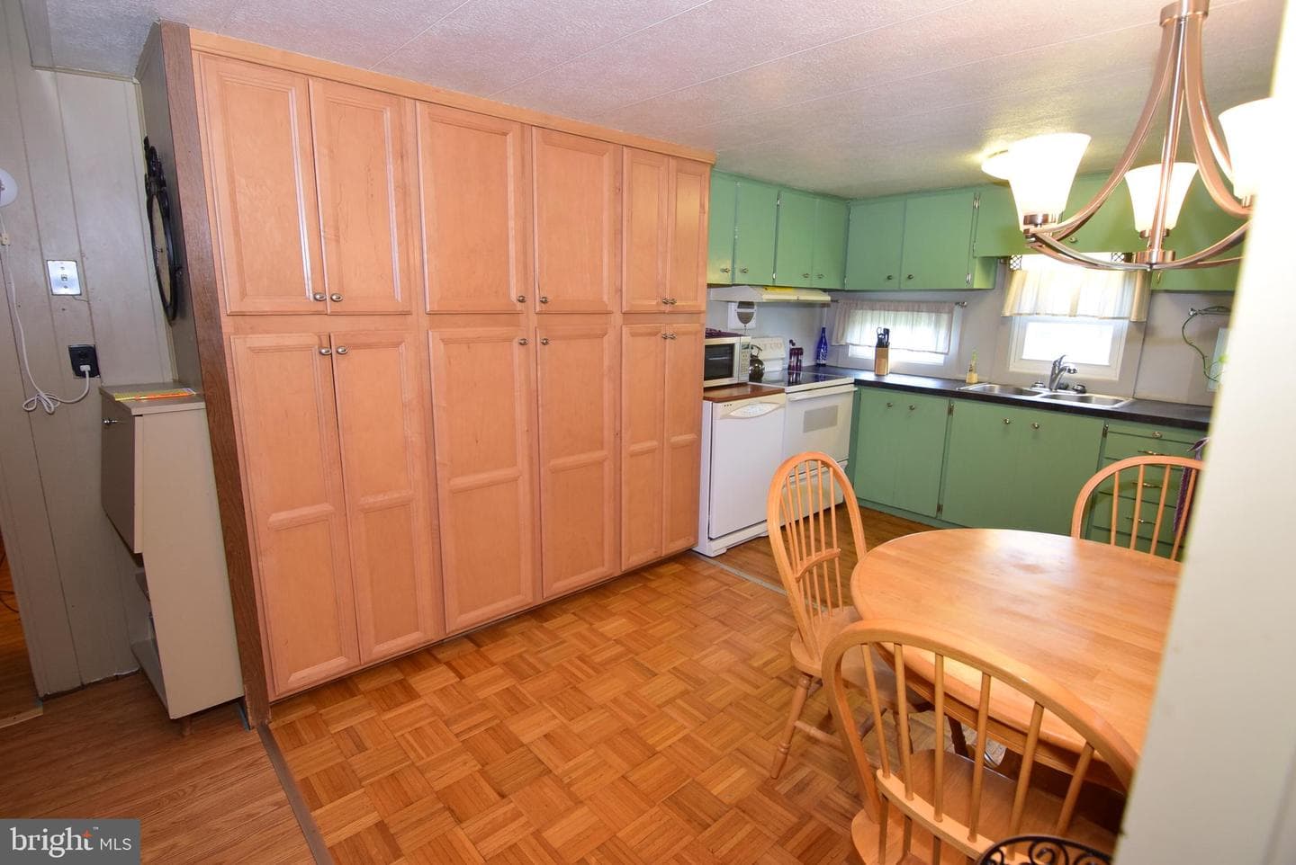 728 Laura Street photo 12