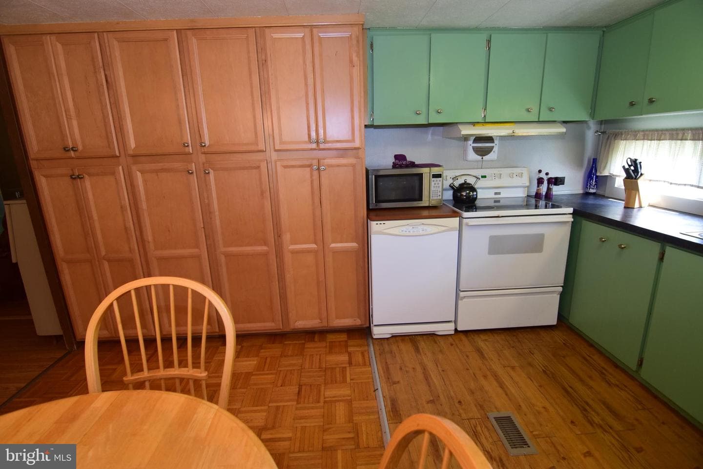 728 Laura Street photo 14