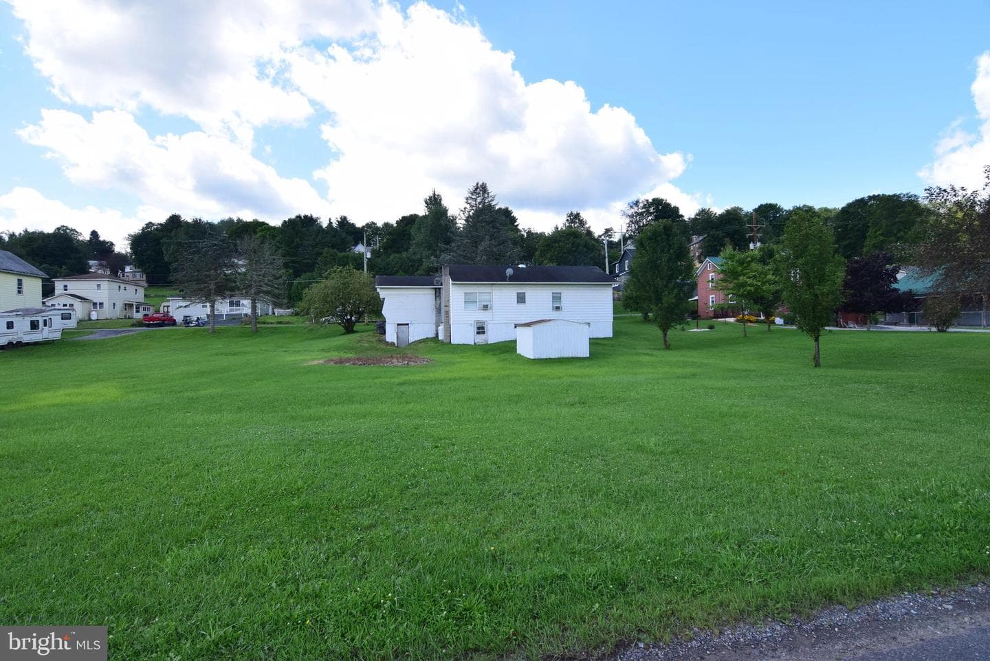 728 Laura Street photo 2