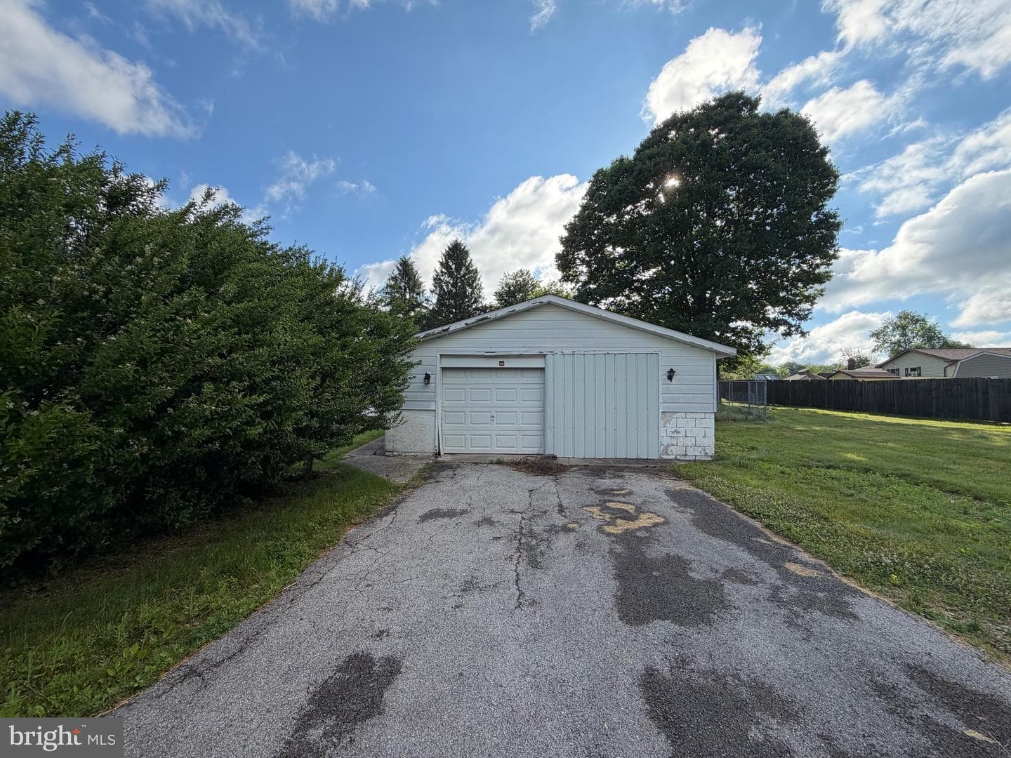 320 Telcott Street photo 14
