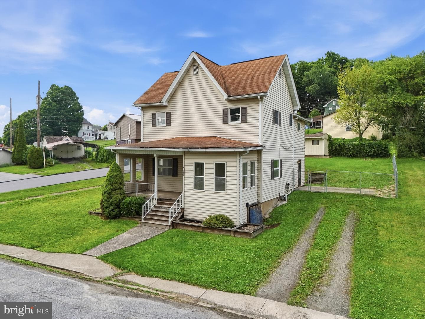 422 Hannah Street photo 3