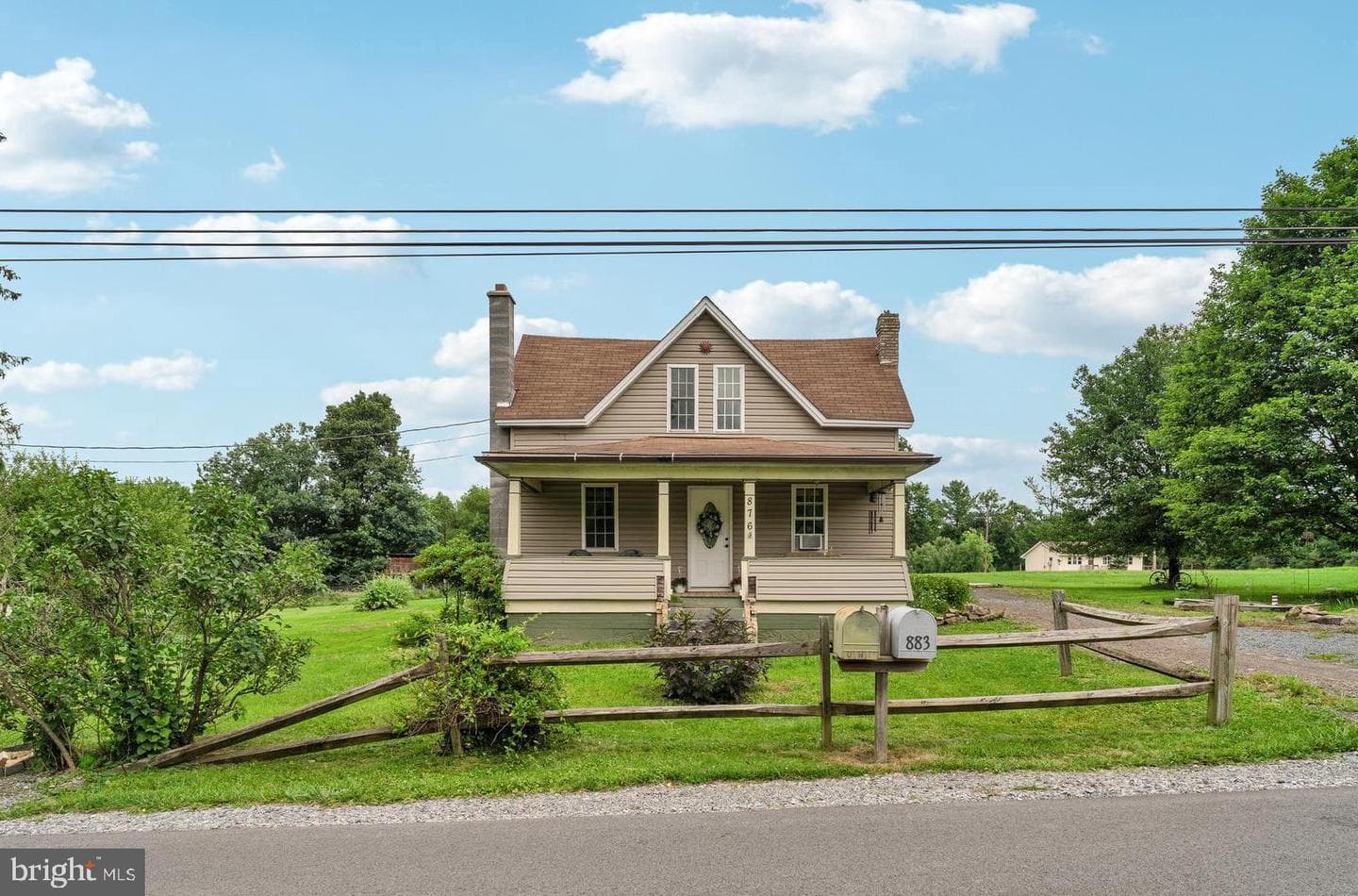 876 Sington Road photo 1