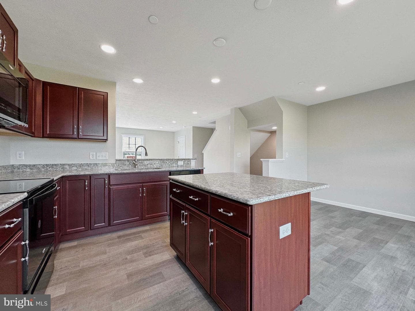 142 Highpoint Park Drive photo 6