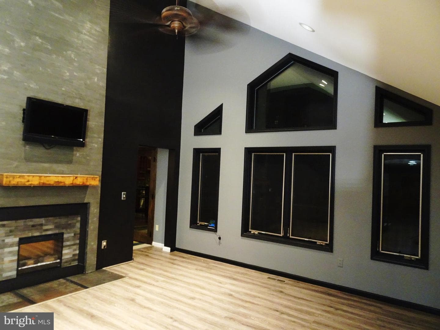 145 Summit Drive photo 23