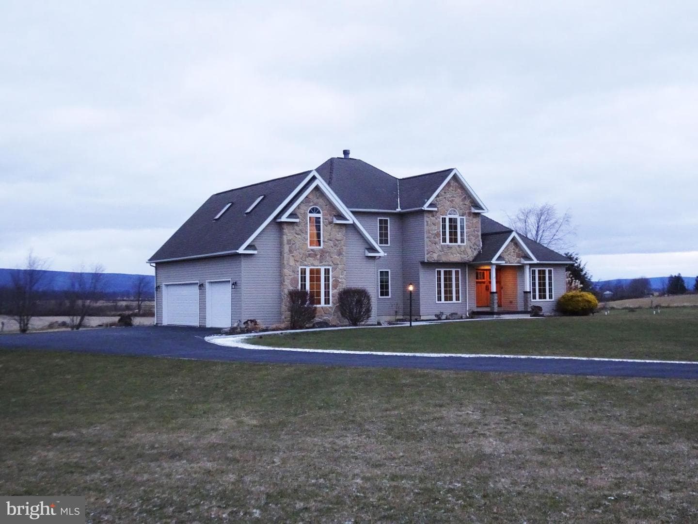 145 Summit Drive photo 3