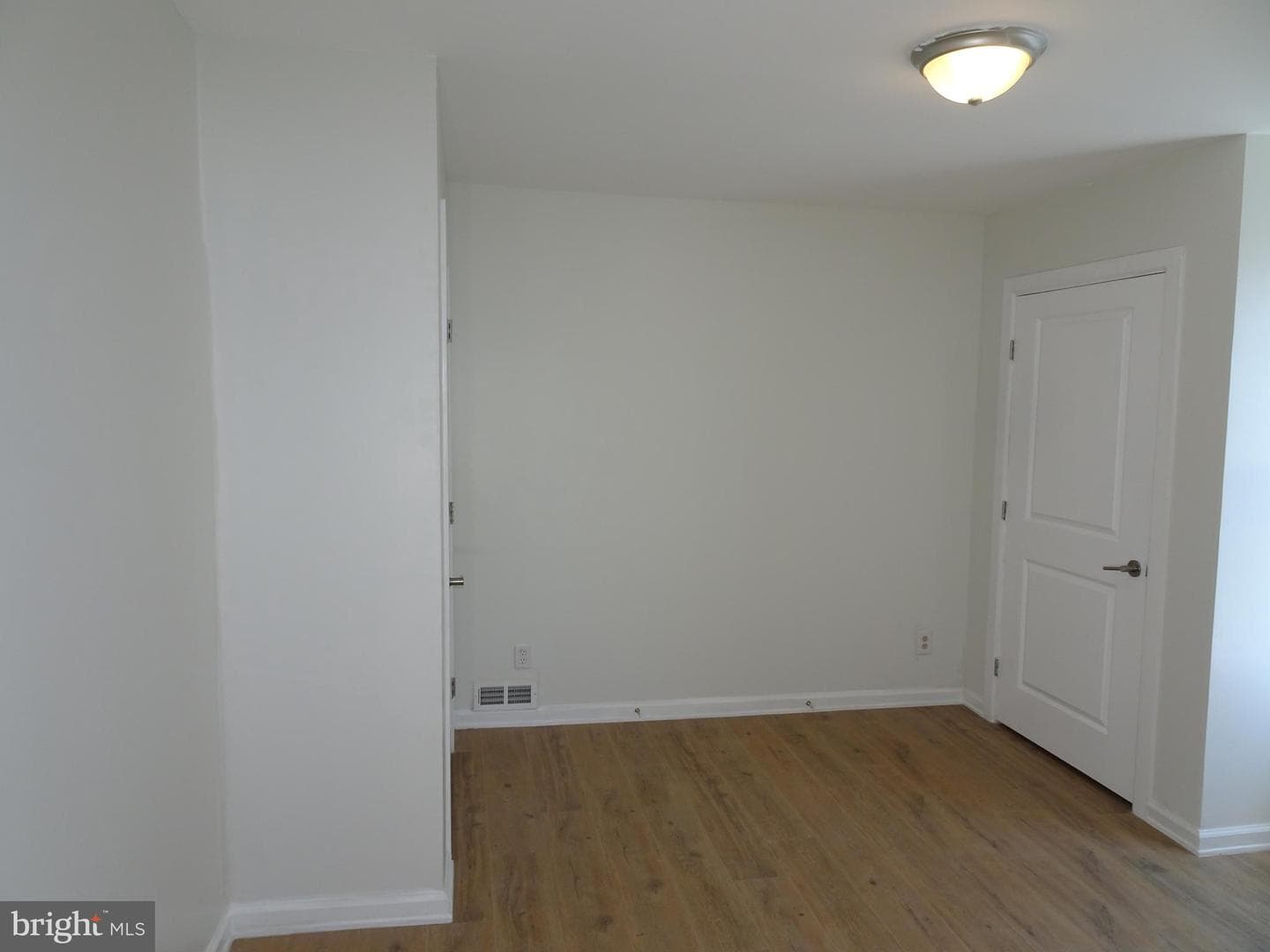 114 W Main Street photo 23