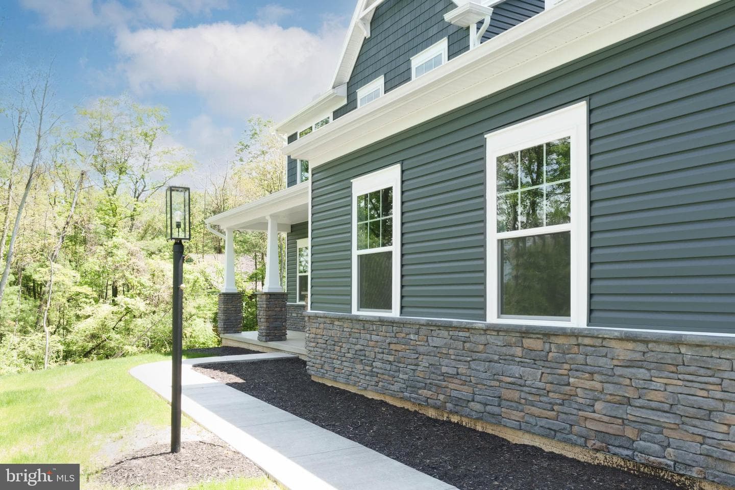 2431 Barns Lane photo 4